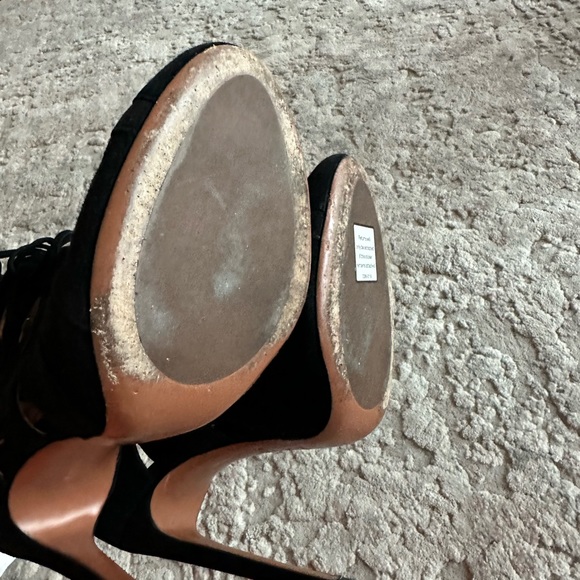 Alaia iconic boots suede cut out black - Picture 5 of 7